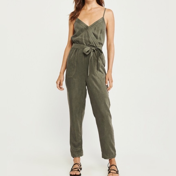 NWT Abercrombie jumpsuit - Picture 1 of 8